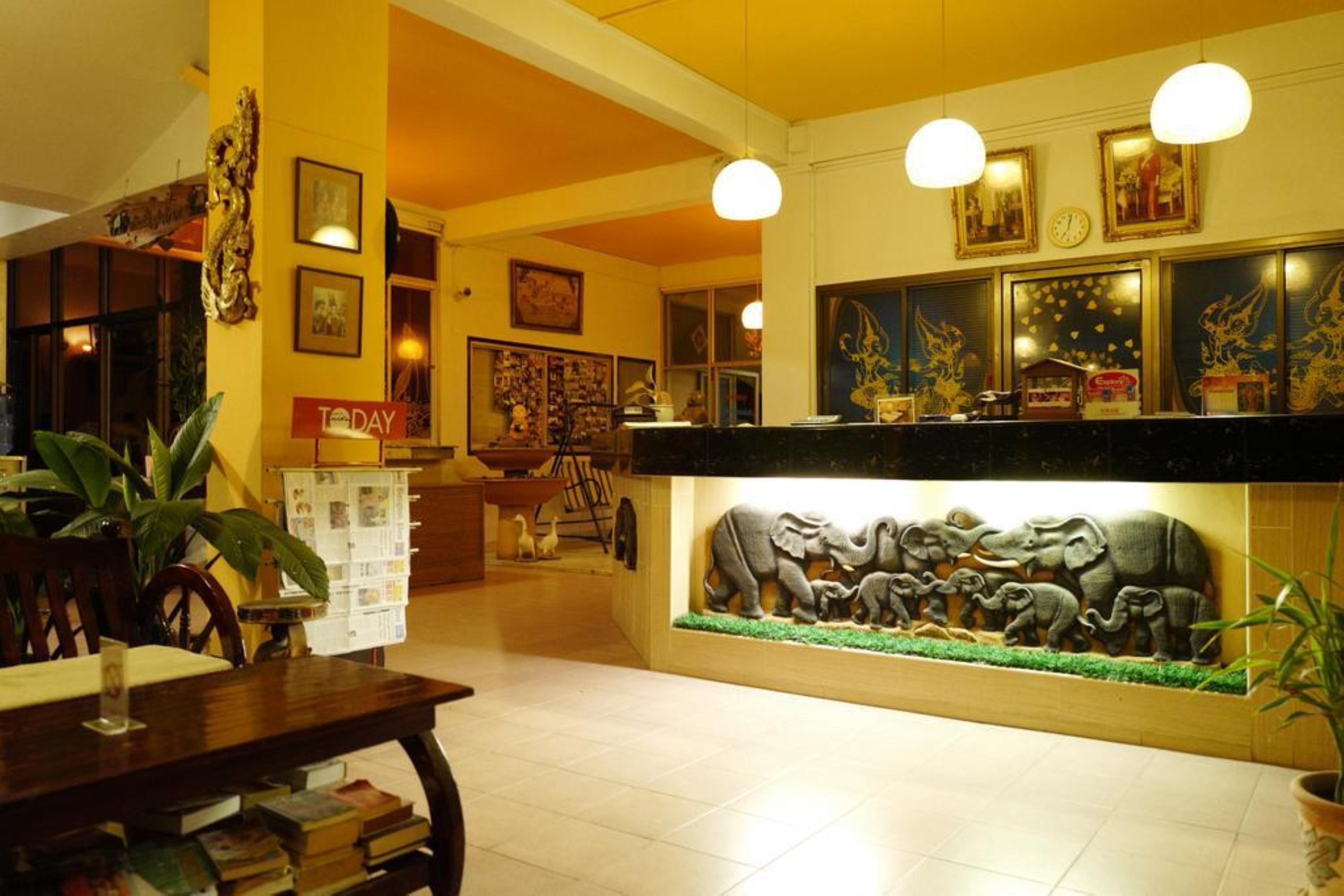Luck Thai Hotel Чиангмай Екстериор снимка